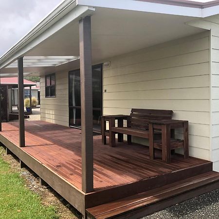 Greymouth Seaside Top 10 Holiday Park Kamer foto