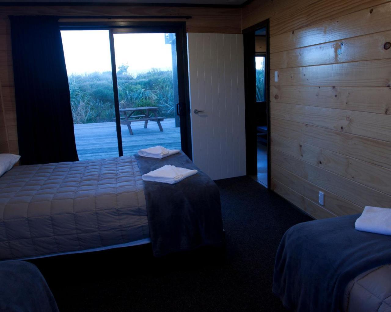 Greymouth Seaside Top 10 Holiday Park Kamer foto